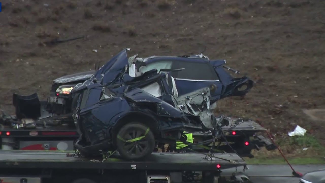 Nearly all lanes on Interstate 35 closed after vehicle destroyed in crash