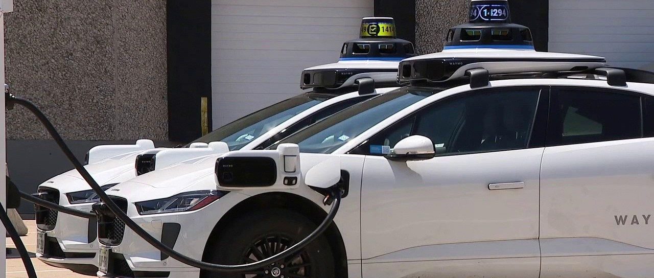 Robotaxi services under scrutiny in Texas